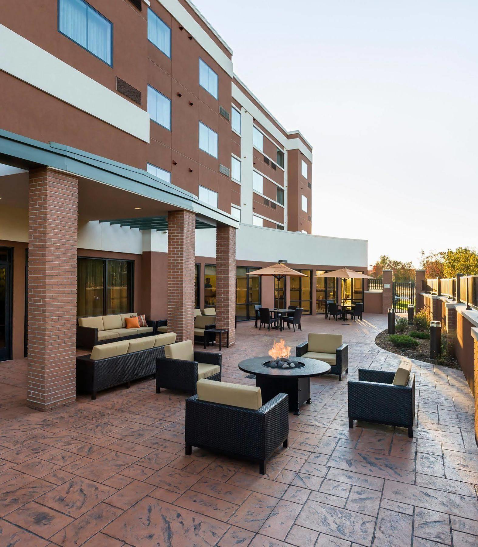 Courtyard By Marriott Kalamazoo Portage Esterno foto